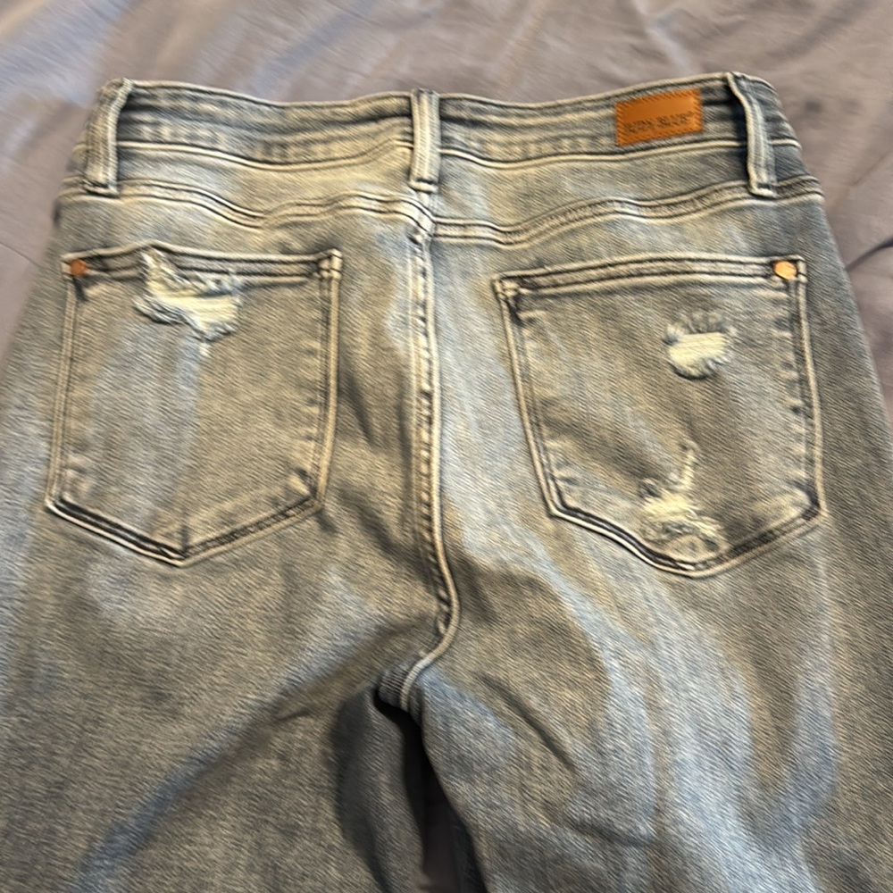 Judy Blue Jeans - Picture 3 of 6